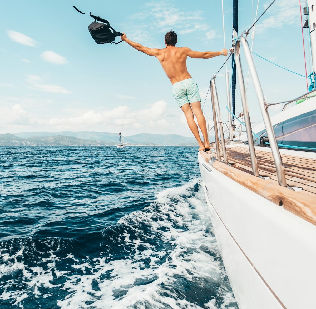 Clean phone screen showing organized Yachtero boat profile